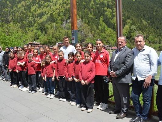 Şanlıurfalı Öğrenciler Uzungöl'ü Gezdi ve Futbol Yarışmalarına Katıldı