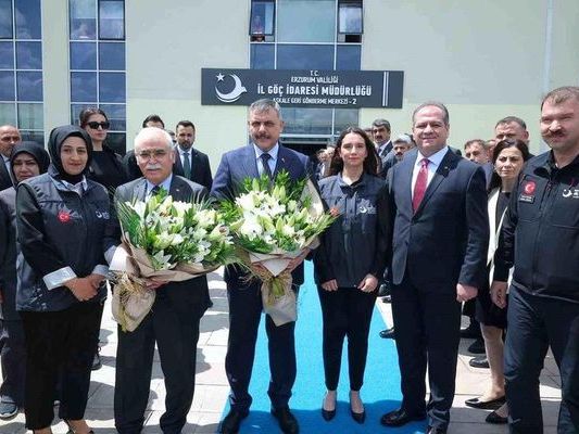 İçişleri Bakanı Çiftçi, Aşkale Geri Gönderme Merkezi'nde İncelemelerde Bulundu