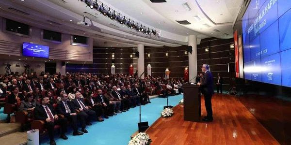 Vedat Işıkhan: Türkiye Sosyal Güvenlik Sisteminde Kapsayıcılığı Artırdı