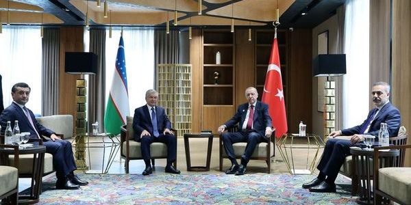 Erdoğan ve Mirziyoyev, Türkistan'da Resmi Görüşme Yaptı