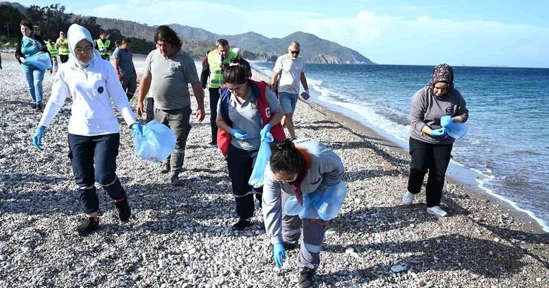 Çıralı Sahilinde Geniş Katılımlı Temizlik Kampanyası Düzenlendi