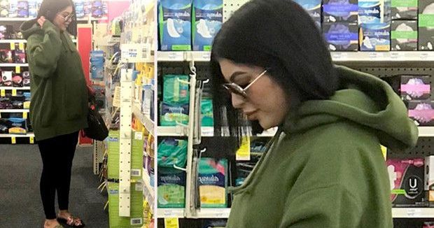 Kylie Jenner, 19 Yaşında Hamile Olduğunu Ailesine Söylemekten Korktuğunu İtiraf Etti