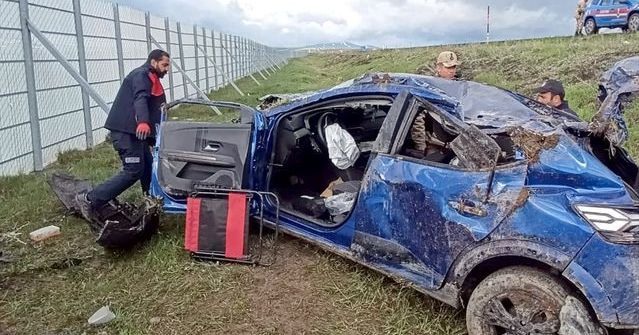 Kars Sarıkamış'ta Trafik Kazası: 1 Ölü, 2 Yaralı