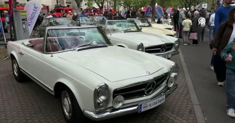 Berlin'de 2 Bin Klasik Araba Kurfürstendamm'da Sergilendi