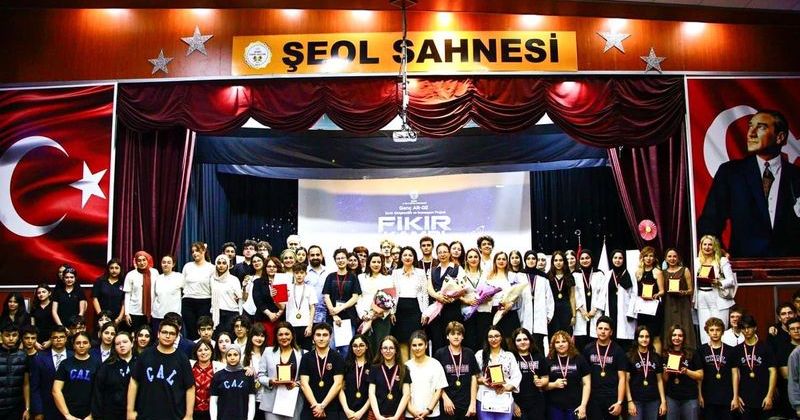 İzmir'de Genç AR-GE Fikir Kampı’nda Yenilikçi Projeler Ödüllendirildi