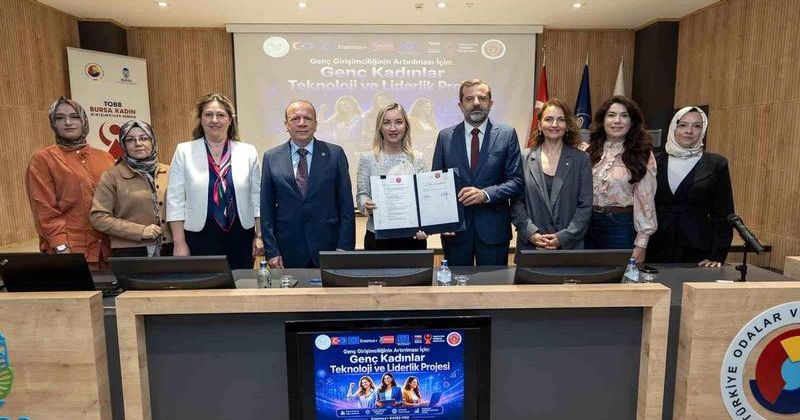 Bursa'da Genç Kadınlara Teknoloji ve Liderlik Projesi Başladı