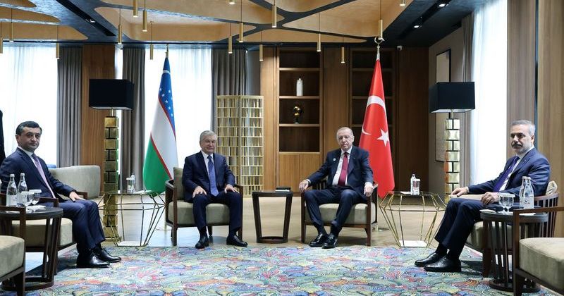 Erdoğan ve Mirziyoyev, Türkistan'da Resmi Görüşme Yaptı