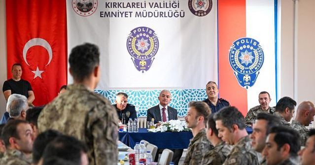 Vali Turan, Düzensiz Göçle Mücadelede Özel Harekat Polisleriyle Görüştü