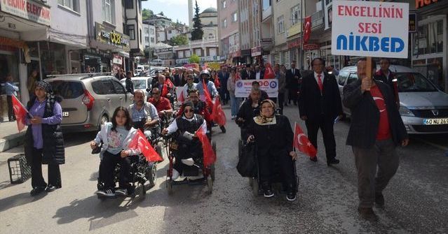 Niksar’da Engelliler Haftası’nda Farkındalık Yürüyüşü Düzenlendi