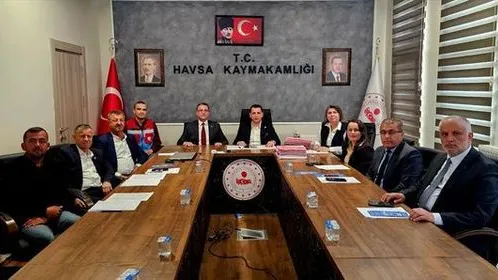 Süloğlu'nda Hayvan Aşılama ve Küpeleme Çalışmaları Devam Ediyor