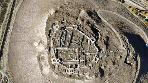 Altıntepe Kalesi: Urartu Döneminin Önemli Arkeolojik Merkezi