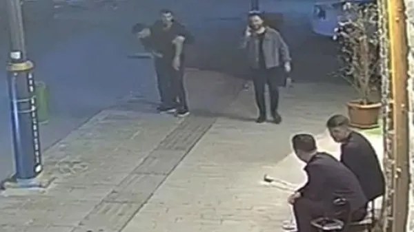 Muş'ta Heimlich Manevrası ile Genç Boğazına Kaçan Limon Parçasından Kurtarıldı