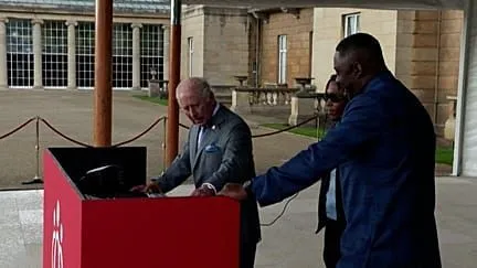 Kral Charles, The King’s Trust’ın 50. Yılında DJ Kabinini Idris Elba ile Paylaştı