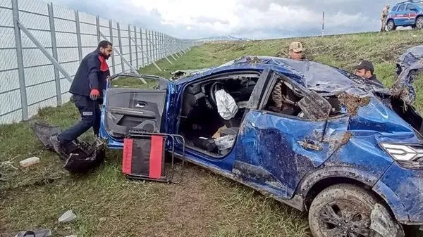 Kars Sarıkamış'ta Trafik Kazası: 1 Ölü, 2 Yaralı