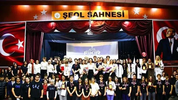 İzmir'de Genç AR-GE Fikir Kampı’nda Yenilikçi Projeler Ödüllendirildi