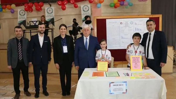 Of'ta TÜBİTAK 4006-A Bilim Fuarı Öğrencilerin Projeleriyle Açıldı