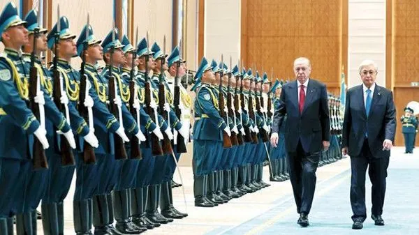Cumhurbaşkanı Erdoğan'a Kazakistan'dan 'Hoca Ahmet Yesevi Nişanı' Verildi