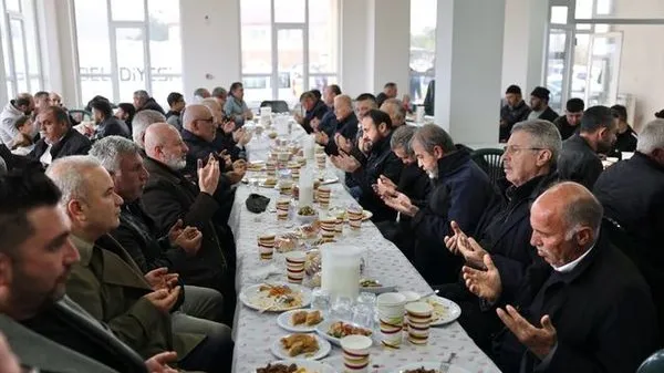 Başkan Çolakbayrakdar, Yemliha ve Mahzemin Mahallelerini Ziyaret Etti