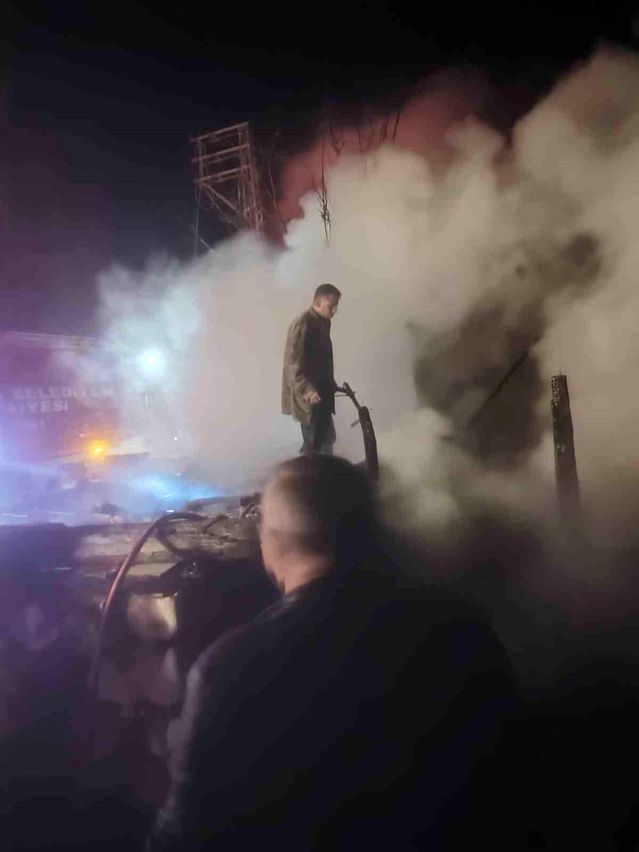 Burdur Yarıköy'deki Ev Yangını Tamamen Hasara Yol Açtı