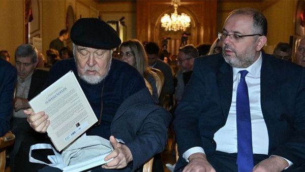 Erhan Afyoncu, İsmail İlber Ortaylı'nın Topkapı Sarayı'ndaki Dini Hassasiyetlerini Paylaştı