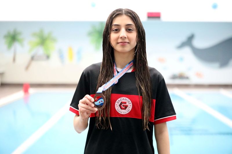 Almira Karakuş, Su Korkusunu Aşarak Türkiye 3’üncüsü Oldu