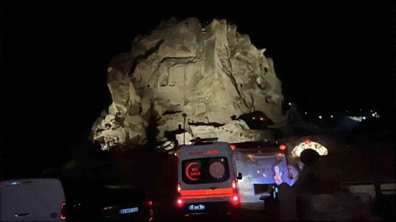 Kapadokya'da 60 Metrelik Uçhisar Kalesi'nde Turistlerin Hayat Kurtaran Dayanışması