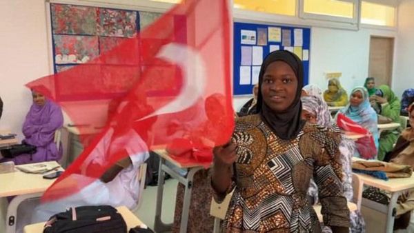 Başkan Altay, Moritanya'da Afrikalı Öğrencinin İstiklal Marşı Sürpriziyle Karşılandı
