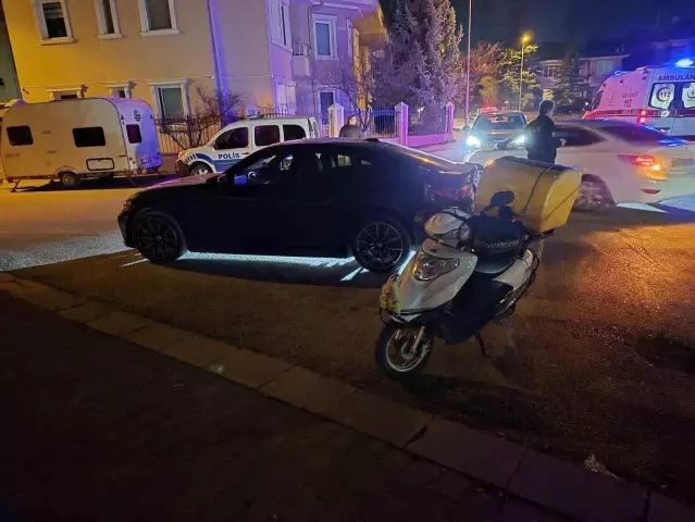 Eskişehir'de Kurye Motosiklet Kazasında Bacağı Yaralandı