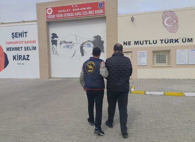 Kırşehir'de FETÖ Üyesi Firari 6 Yıl 3 Ay Hapis Cezasıyla Yakalandı
