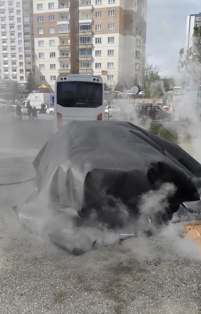 Kayseri'de Elektrikli Araç Yangını Battaniye Yöntemiyle Hızla Söndürüldü