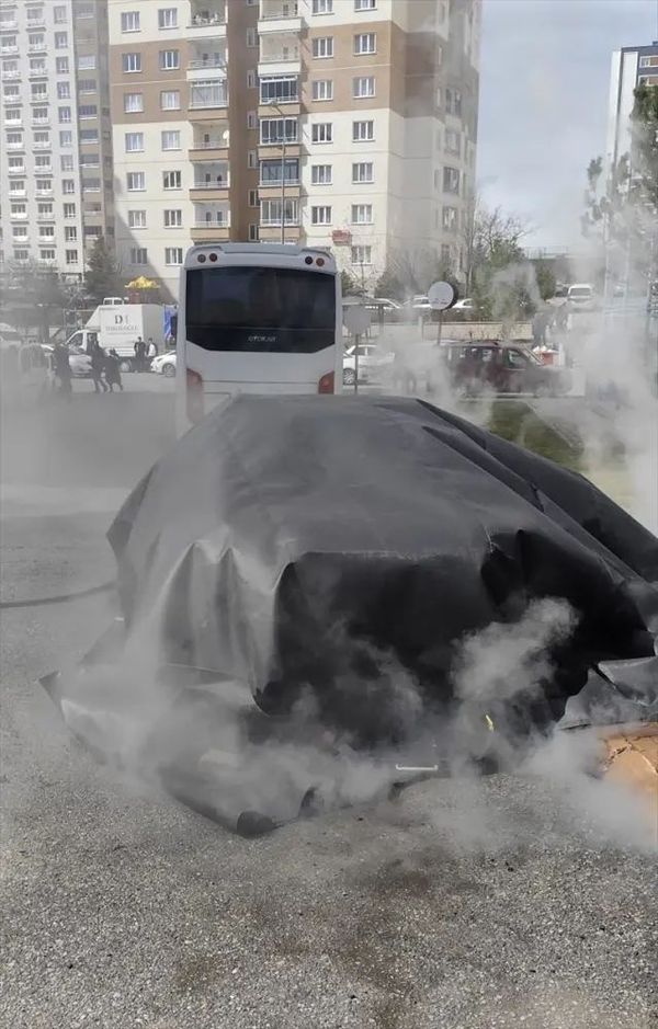 Kayseri'de Elektrikli Araç Yangını Battaniye Yöntemiyle Hızla Söndürüldü