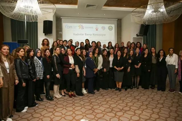 Diyarbakır'da Kadınlar Barış İçin Bir Araya Geldi