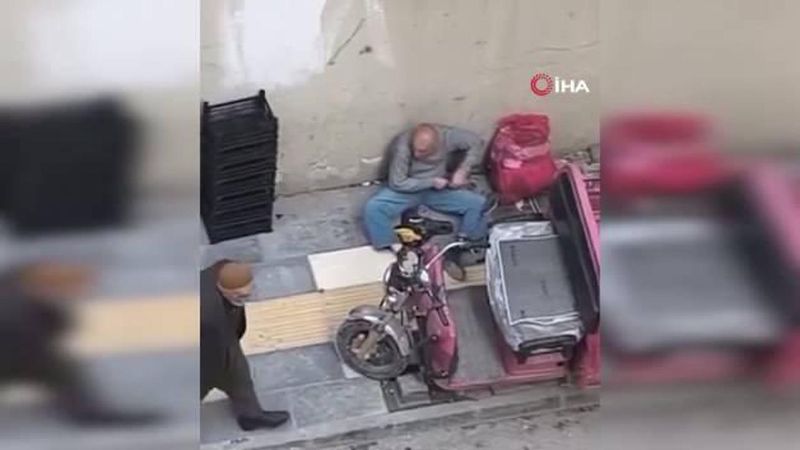 Mardin Kızıltepe'de Dilencinin Para Sayma Anları Güvenlik Kamerasına Yansıdı