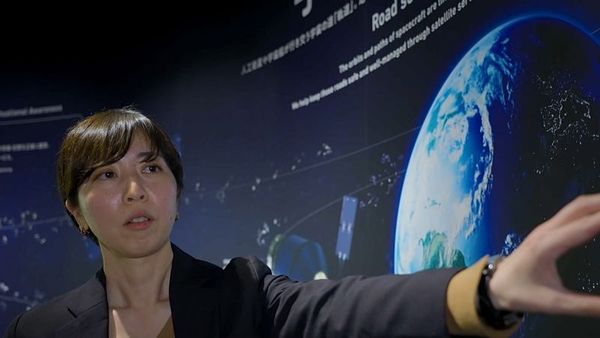 Japonya'nın Yüksek Teknoloji Uydu Temizliğinde Öncü Kadınları