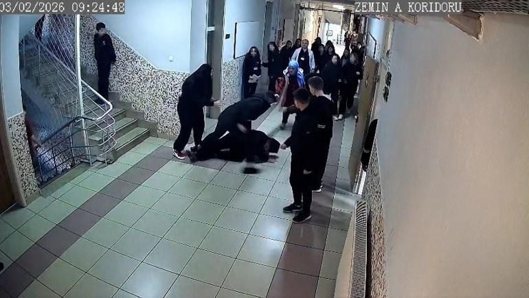 Konya'da Milli Haltercinin Okulda Saldırısı: Darbedilen Öğrenciler İddiaları Yalanladı