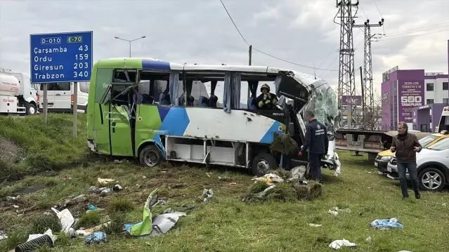 Samsun’da Midibüs Devrildi: 11 Kişi Yaralandı