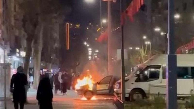 Siirt'te Seyir Halindeki Otomobil Alevlere Teslim Oldu