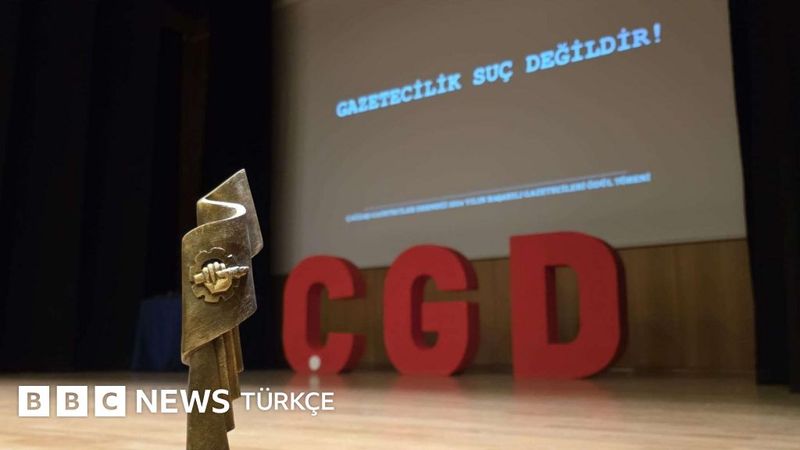 Çağdaş Gazeteciler Derneği, BBC Türkçe'yi 2025 Yılın Başarılı Gazetecileri Ödülleri'nde ödüllendirdi