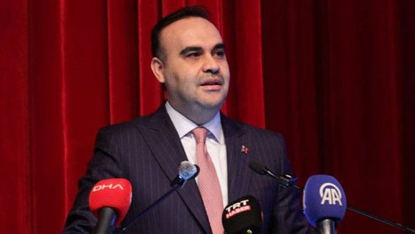 Bakan Kacır, Recep Tayyip Erdoğan Üniversitesi'nde Milli Teknoloji Atölyesi'nin Açılışını Yaptı