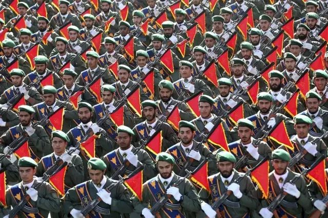 Amnesty International'dan İran'ın 12 Yaşındaki Çocukları Askeri Görevlerde Kullanmasına Savaş Suçu Tepkisi