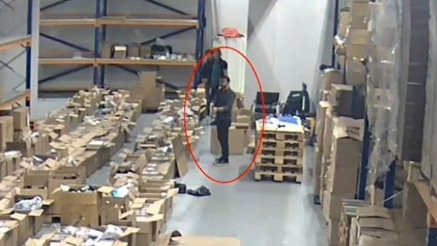 İstanbul Havalimanı'ndaki Gümrük Personelleri Usulsüz Ürün Ticaretiyle Yakalandı