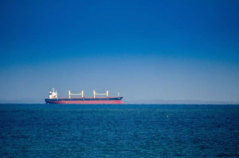 İran Devrim Muhafızları, Basra Körfezi'nde ABD Tankerine Füze Saldırısı Düzenledi