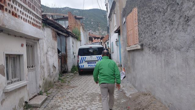 Kırkağaç'ta Bıçaklı Kavga: 1 Kişi Ağır Yaralandı