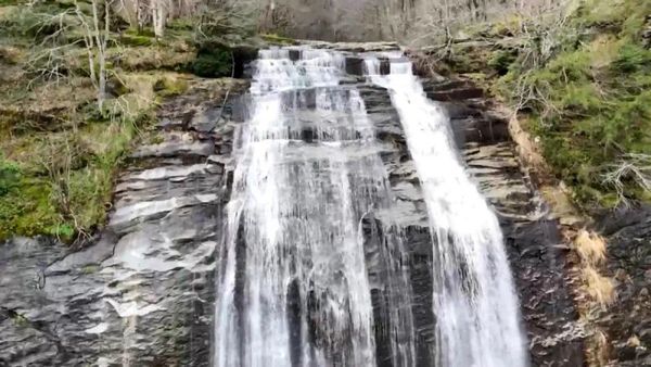 Karların Erimesiyle Suuçtu Şelalesi Görsel Şölene Dönüştü