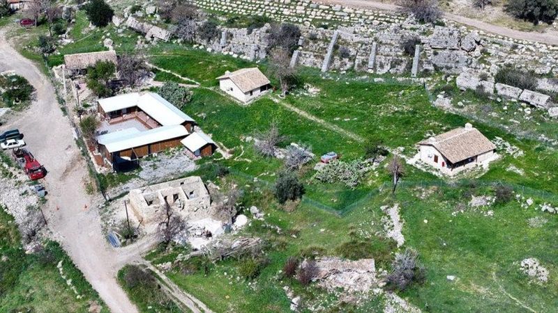 Sillyon Antik Kenti’ndeki Tarihi Yörük-Türkmen Evleri Restorasyonla Yenileniyor