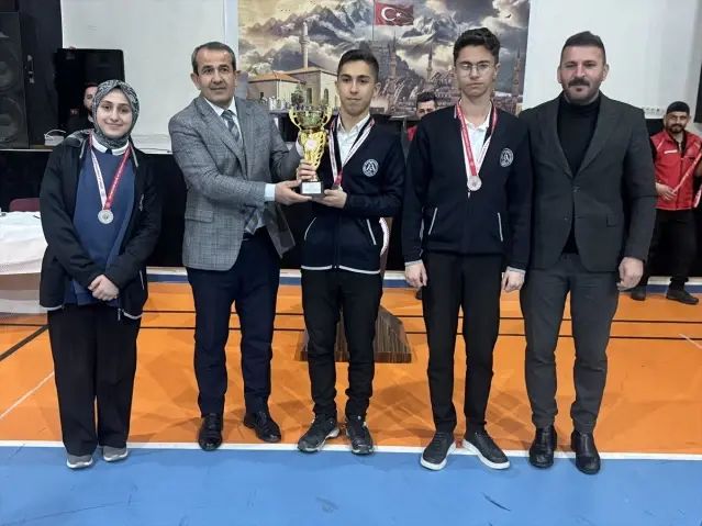 Yüksekova'da Liseler Arası Bilgi Yarışması Gerçekleşti