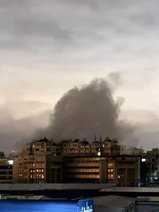 İsrail'in Beyrut Güney Banliyölerine Saldırıları Hasar Verdi