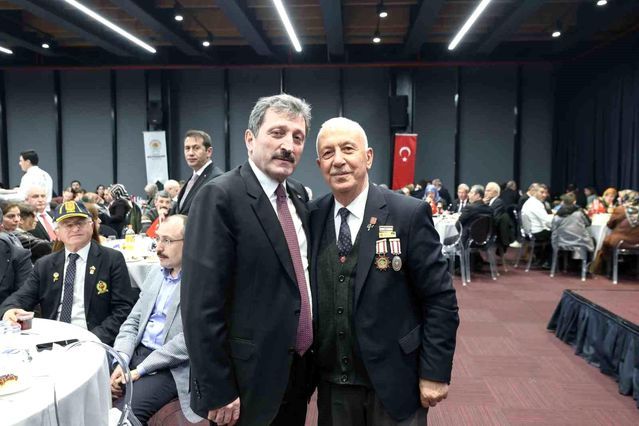 Vali Orhan Tavlı: "Özgürlüğümüz Şehitlerimiz ve Gazilerimize Minnettardır"