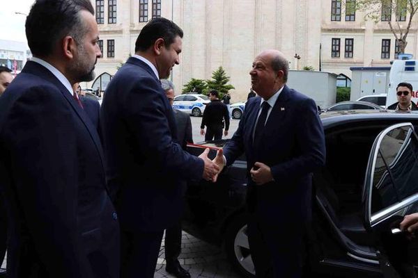 KKTC Eski Cumhurbaşkanı Ersin Tatar Şanlıurfa Büyükşehir Belediyesi'ni Ziyaret Etti