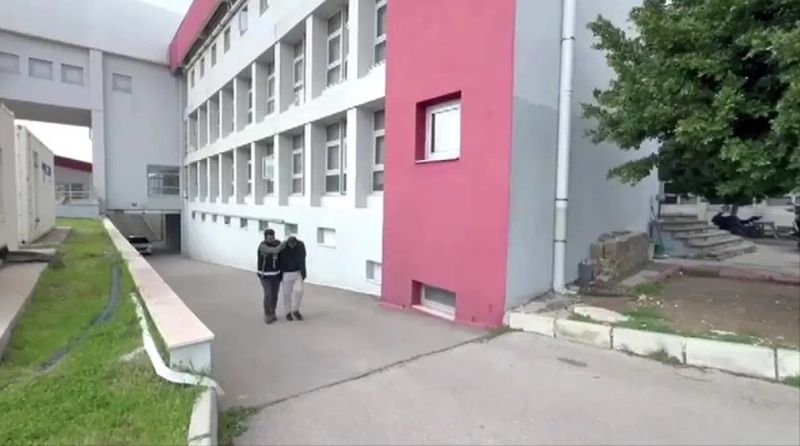 Adana'da 5 Milyon TL Değerinde Kaçak Sigara Operasyonu Gerçekleştirildi